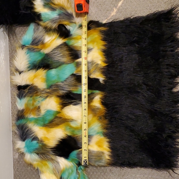 NEW Vintage style, faux fur, groovy jacket tags attached - Picture 11 of 14